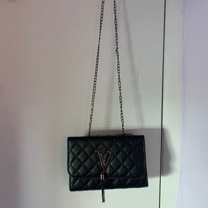 Sleek Modern Quilted Black Purse!